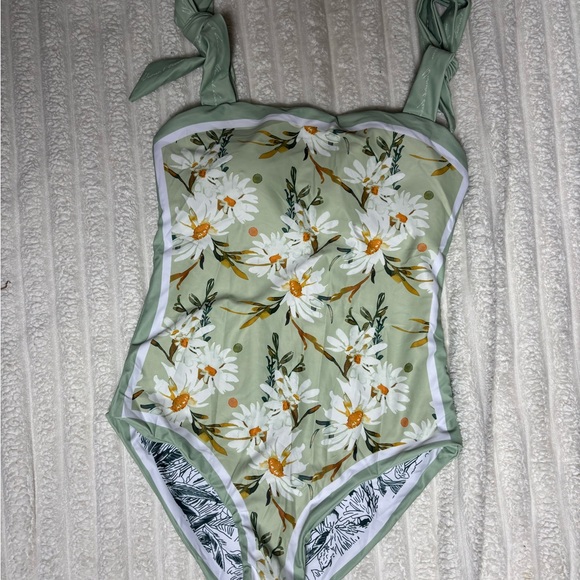 SKAYS REVERSIBLE Chic Green and White Floral One Piece - Picture 7 of 10